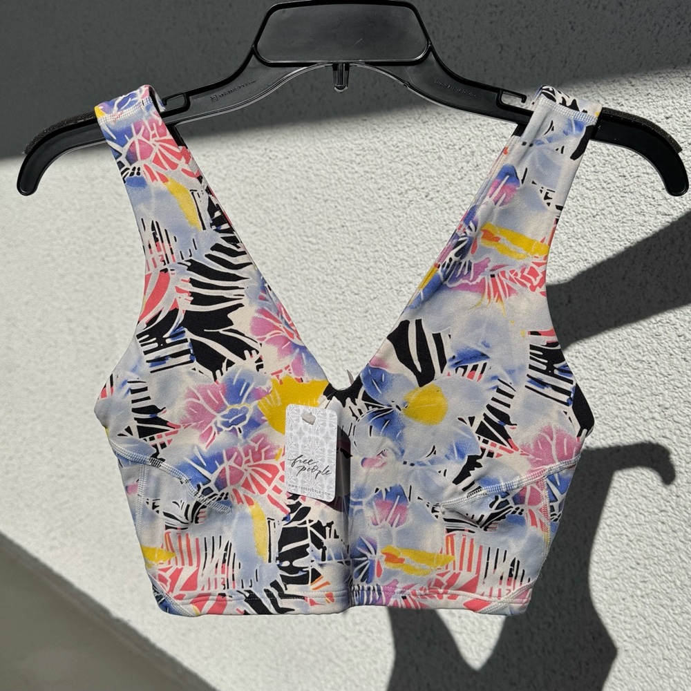 FREE PEOPLE‎ Movement floral print crop top NWT